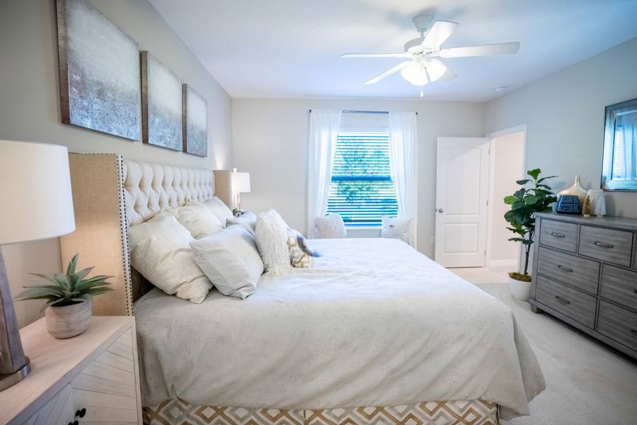 Furnished interior view inside a new home in Poinciana, Kissimmee (Image 14).