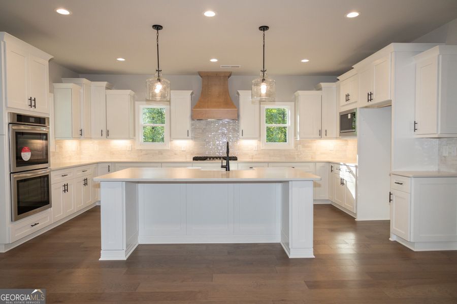Furnished interior view inside a new home in Leverett Park, Newnan (Image 13).