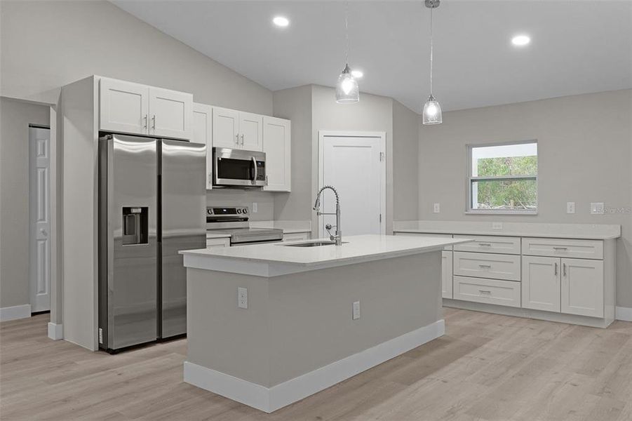 Furnished interior view inside a new home in , Ocklawaha (Image 5).