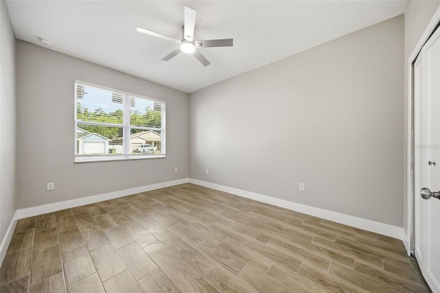 Spacious, unfurnished interior of a new home in , Tampa (Image 25).