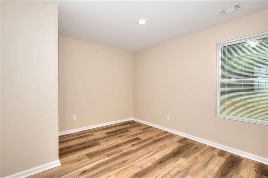 Spacious, unfurnished interior of a new home in , Monroe (Image 9).