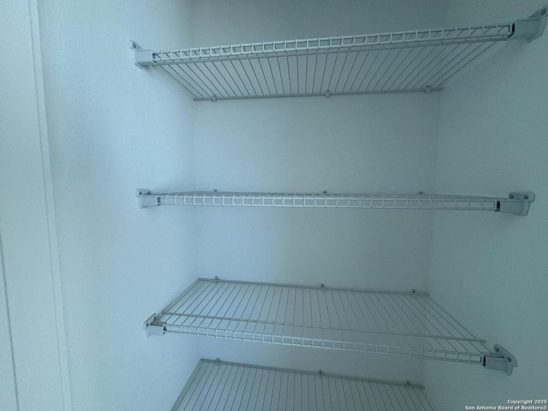 Spacious, unfurnished interior of a new home in , Schertz (Image 18).