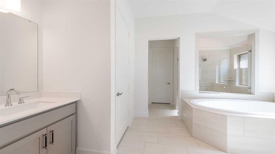 Furnished interior view inside a new home in Terraces 62', Rockwall (Image 14). Furnished interior view inside a new home in Terraces 62', Rockwall (Image 14).