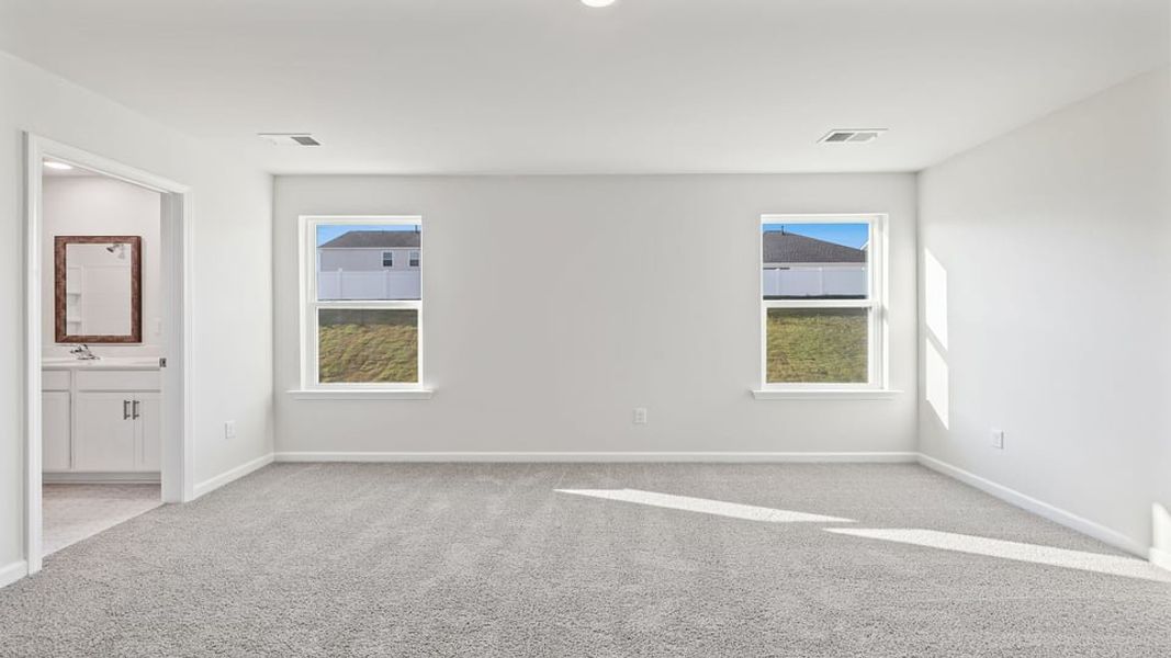 Spacious, unfurnished interior of a new home in Baxter Village, Boiling Springs (Image 25).
