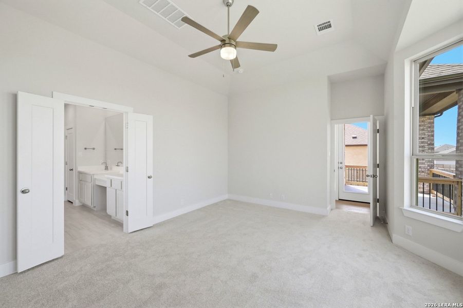 Spacious, unfurnished interior of a new home in Homestead, Schertz (Image 16).