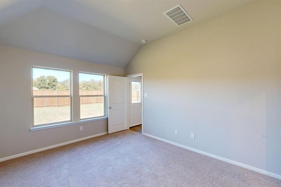 Spacious, unfurnished interior of a new home in Kings Way, Denton (Image 16).