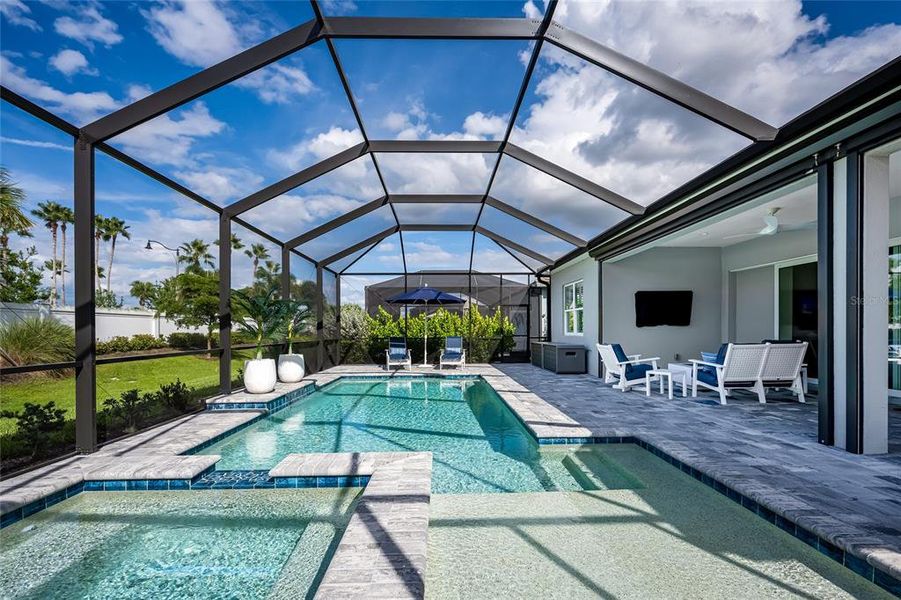 Exterior details and patio area of a home in , Venice (Image 3).