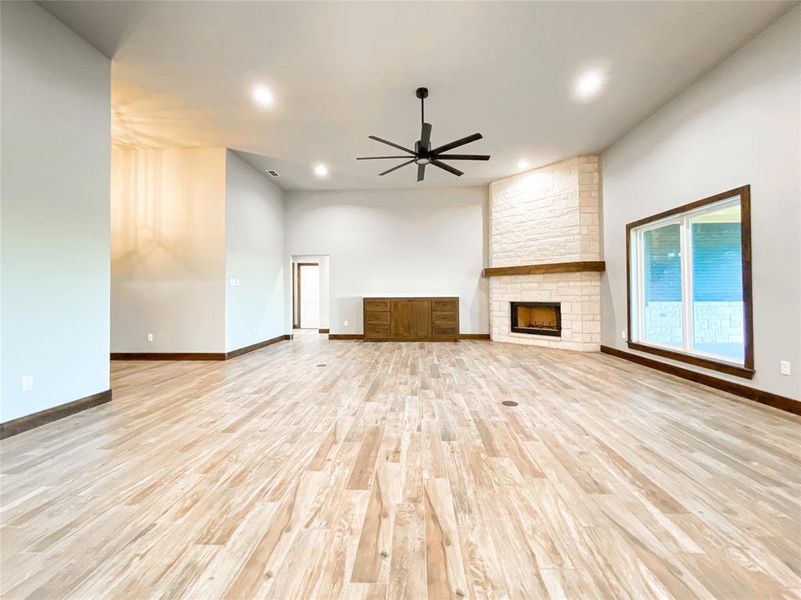 Spacious, unfurnished interior of a new home in , Tuscola (Image 26).