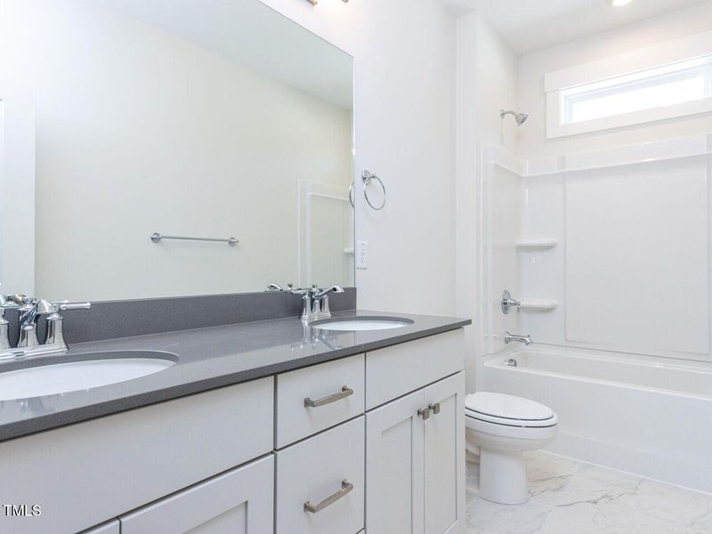 030-1280x960-bathroom