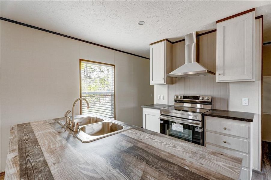 Furnished interior view inside a new home in , Ellijay (Image 3).
