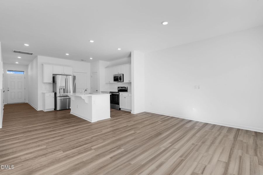 5_Living_Room_Alt