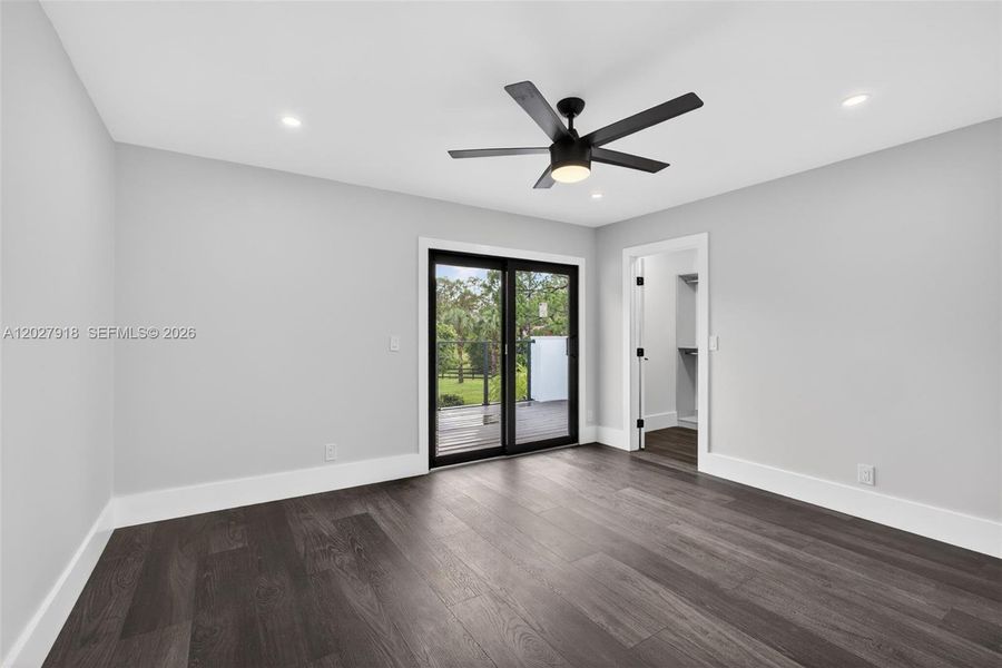 Spacious, unfurnished interior of a new home in , Palm Beach Gardens (Image 70).