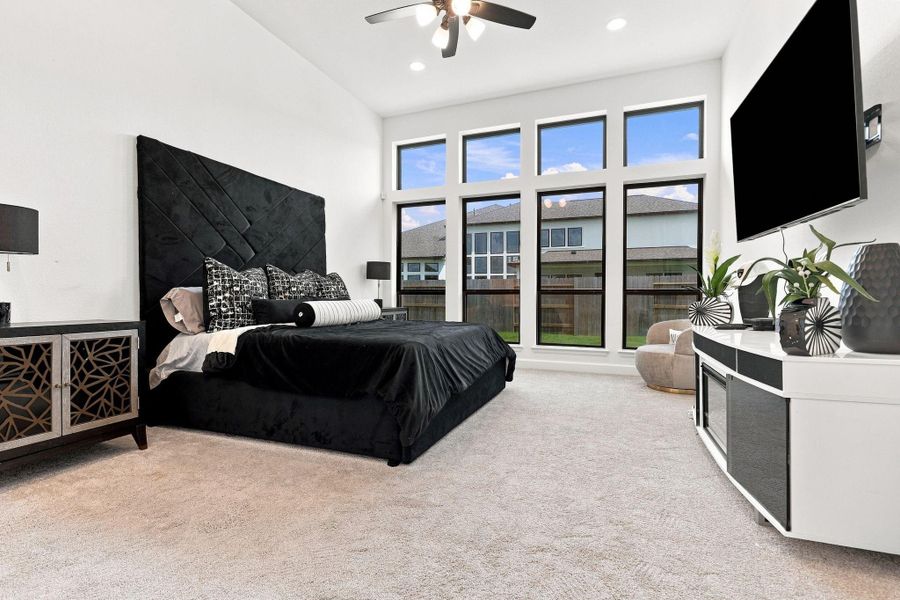 Furnished interior view inside a new home in Valencia, Manvel (Image 14).