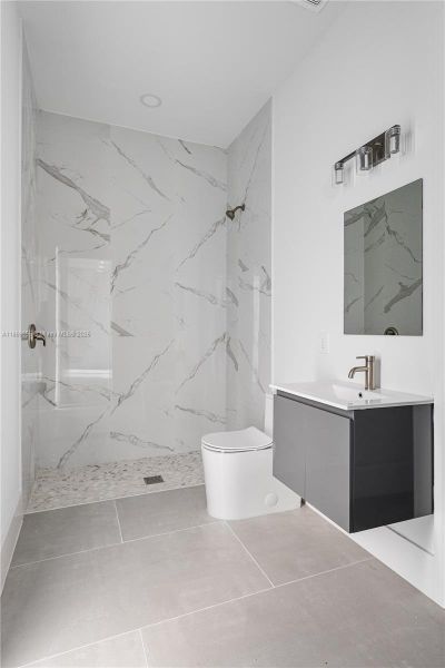 Furnished interior view inside a new home in , Lehigh Acres (Image 5).