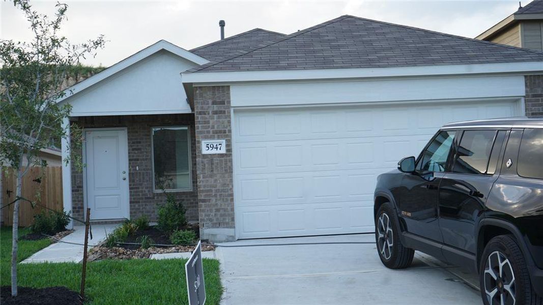 Image 26 of a home in Flagstone.