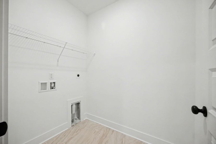Representative unfurnished interior of a home built from the Devonshire by Parkside Builders in Givens Park, Chattanooga (Image 42).