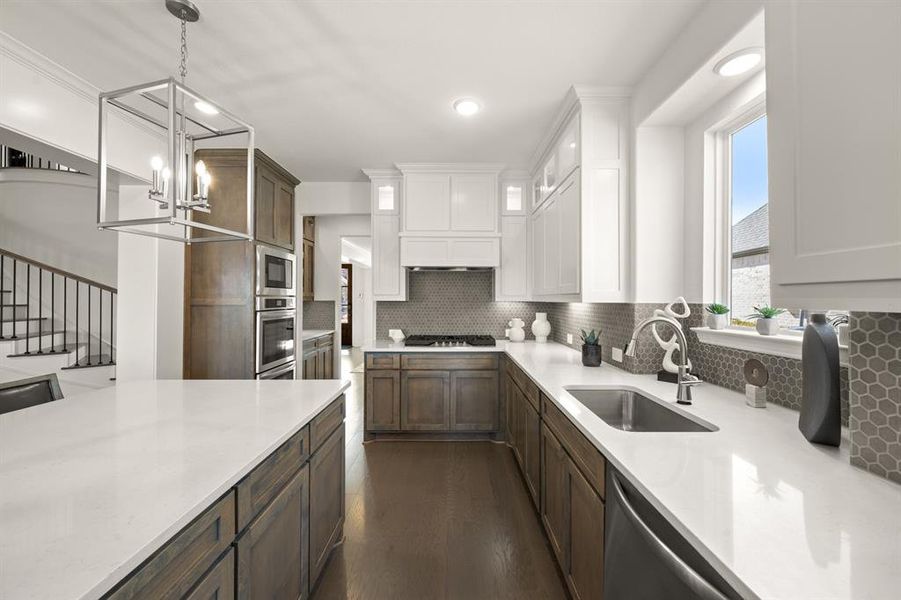 613 Majestic Oak- Kitchen-3