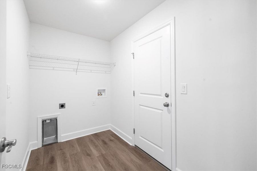 Spacious, unfurnished interior of a new home in Cape Coral, Cape Coral (Image 24). Spacious, unfurnished interior of a new home in Cape Coral, Cape Coral (Image 24).