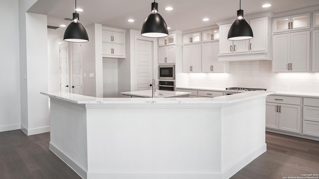 Furnished interior view inside a new home in Kinder Ranch 70', San Antonio (Image 5). Furnished interior view inside a new home in Kinder Ranch 70', San Antonio (Image 5).