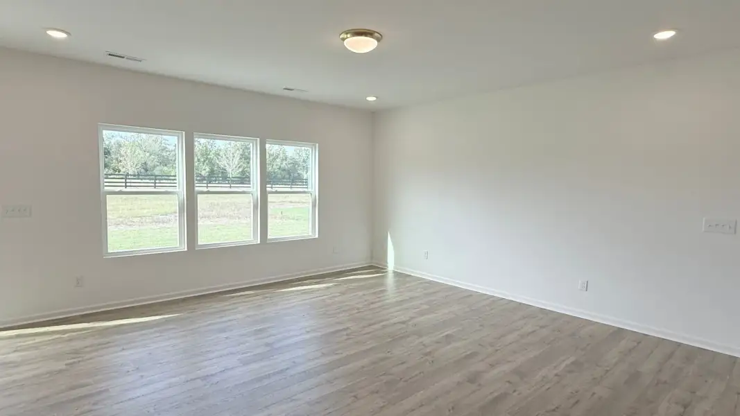 Spacious, unfurnished interior of a new home in Nathans Ridge, Lillington (Image 8).