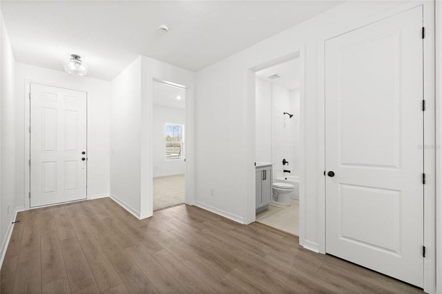 Spacious, unfurnished interior of a new home in , Kissimmee (Image 25).