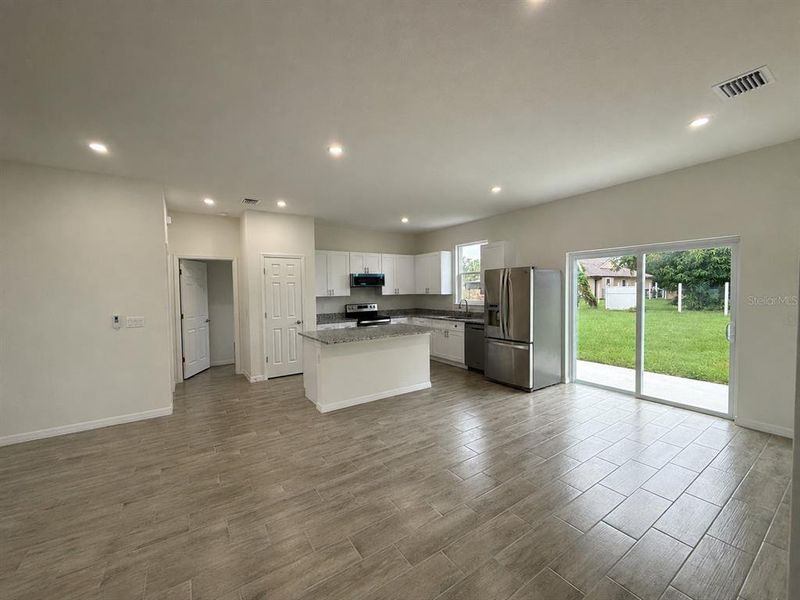 Spacious, unfurnished interior of a new home in , Port Charlotte (Image 20). Spacious, unfurnished interior of a new home in , Port Charlotte (Image 20).