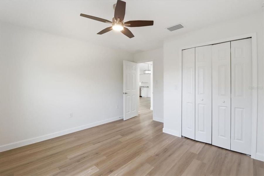 Spacious, unfurnished interior of a new home in , Citrus Springs (Image 20).