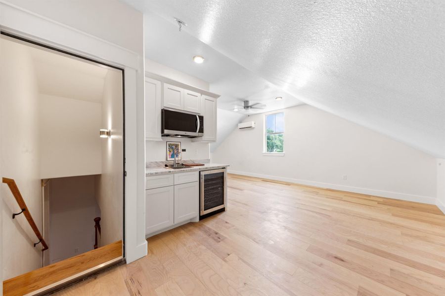 Mini Kitchen - Studio/Bedroom