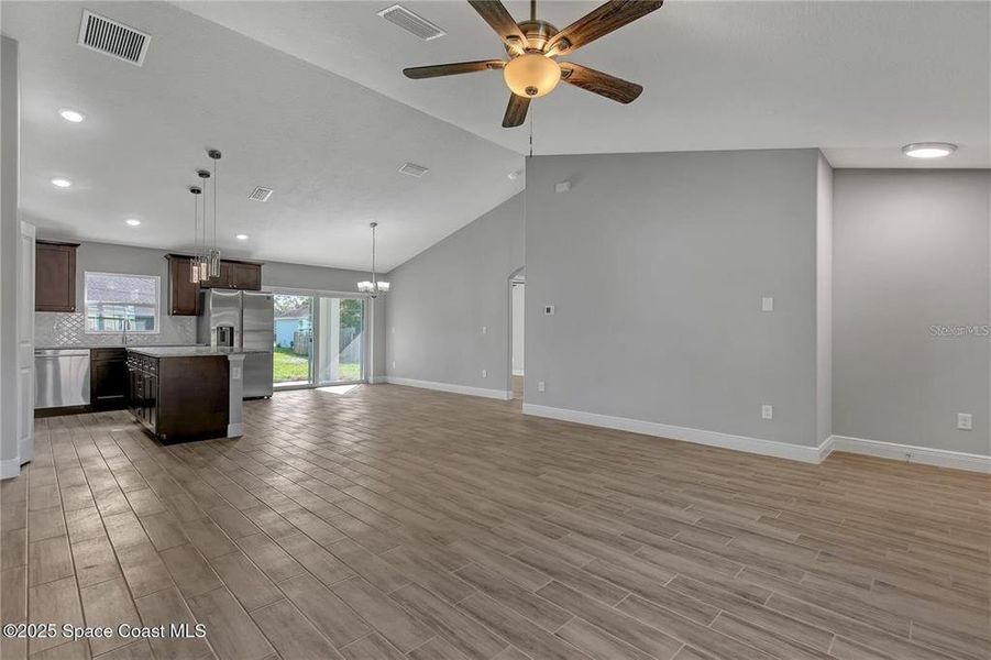 Spacious, unfurnished interior of a new home in , Punta Gorda (Image 9).