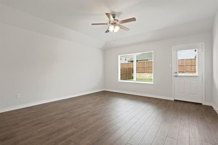 Spacious, unfurnished interior of a new home in Burgess Meadows, Cleburne (Image 14). Spacious, unfurnished interior of a new home in Burgess Meadows, Cleburne (Image 14).