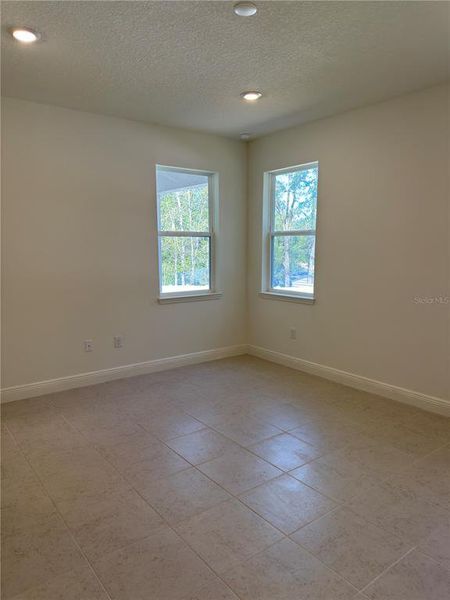 Spacious, unfurnished interior of a new home in Citrus Springs, Citrus Springs (Image 25).