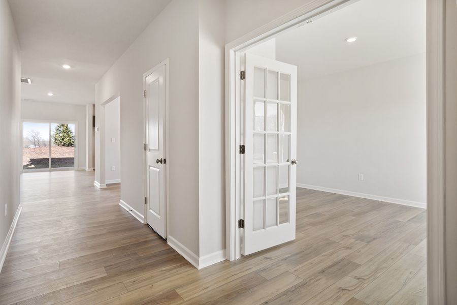 Spacious, unfurnished interior of a new home in Cambridge Reserve, Angier (Image 17).