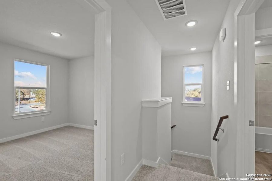 Spacious, unfurnished interior of a new home in Summerlin, San Antonio (Image 13).