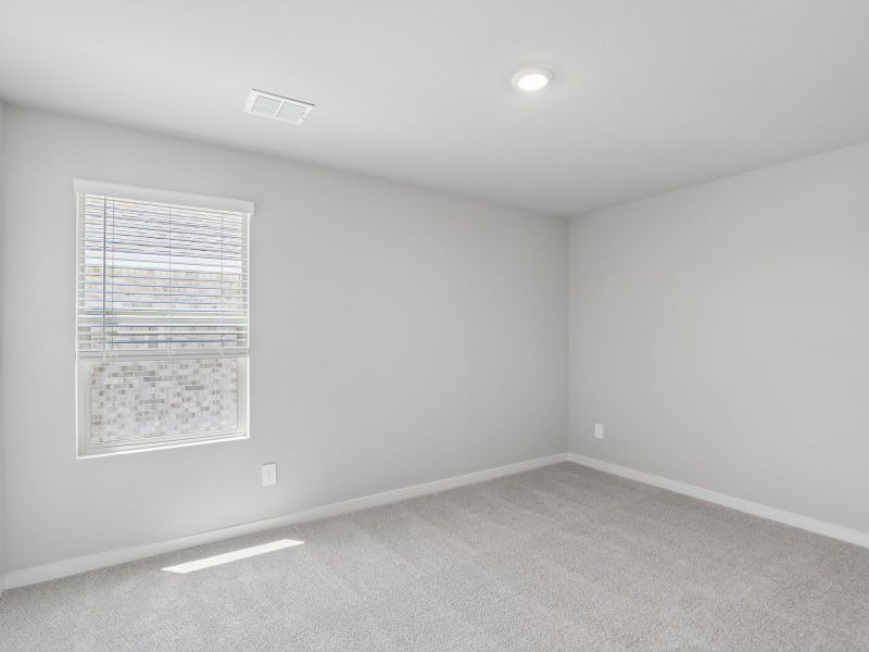 Spacious, unfurnished interior of a new home in Windmore, Princeton (Image 15).