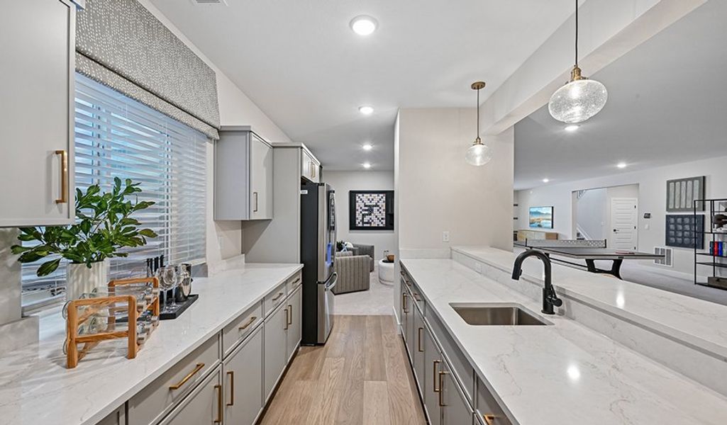 Darius-D786-Legacy Wet Bar