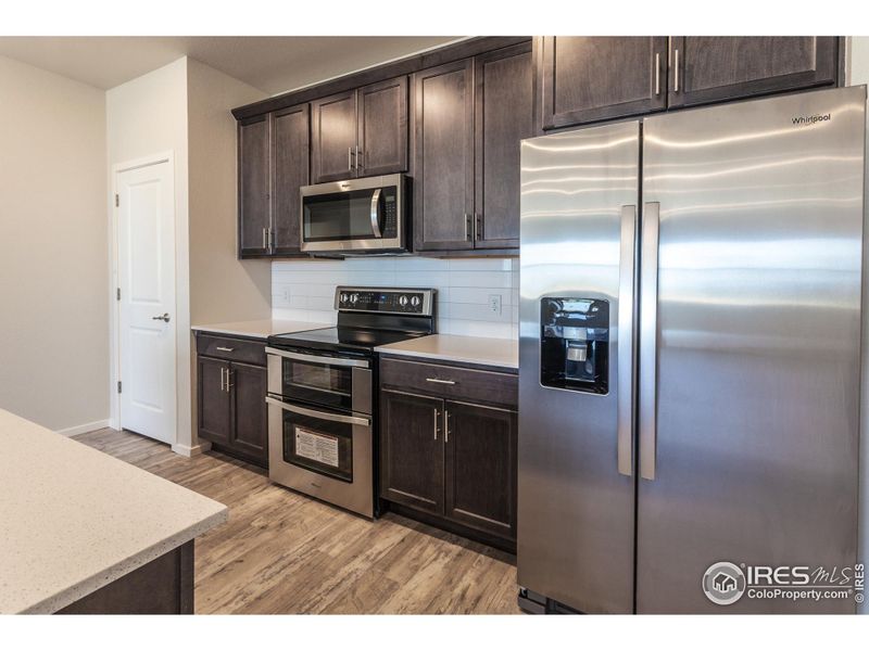 EXAMPLE PHOTO: KITCHEN W/ SS APPLIANCES