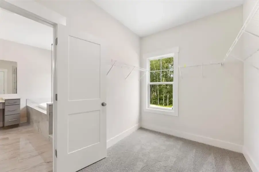 Spacious, unfurnished interior of a new home in Hillshire, Cumming (Image 22).