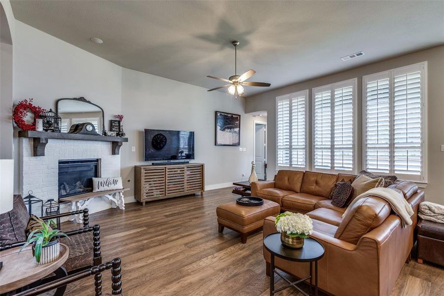 Furnished interior view inside a new home in Wildridge, Oak Point (Image 15). Furnished interior view inside a new home in Wildridge, Oak Point (Image 15).