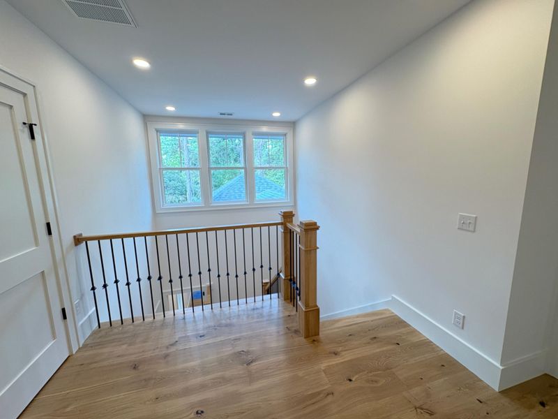 Spacious, unfurnished interior of a new home in , Seabrook Island (Image 39).