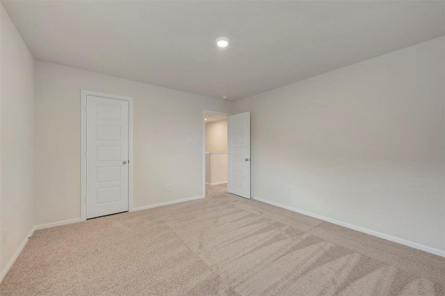 Spacious, unfurnished interior of a new home in The Preserve, Justin (Image 30).