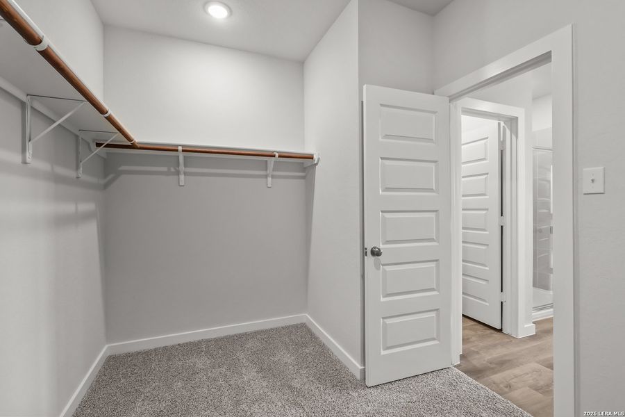 Spacious, unfurnished interior of a new home in Spring Creek, San Antonio (Image 33). Spacious, unfurnished interior of a new home in Spring Creek, San Antonio (Image 33).