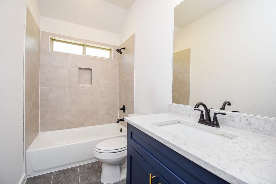 Furnished interior view inside a new home in Glendale Lakes, Arcola (Image 6).