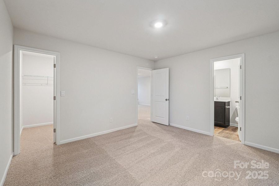 Spacious, unfurnished interior of a new home in Laurelbrook, Sherrills Ford (Image 30).