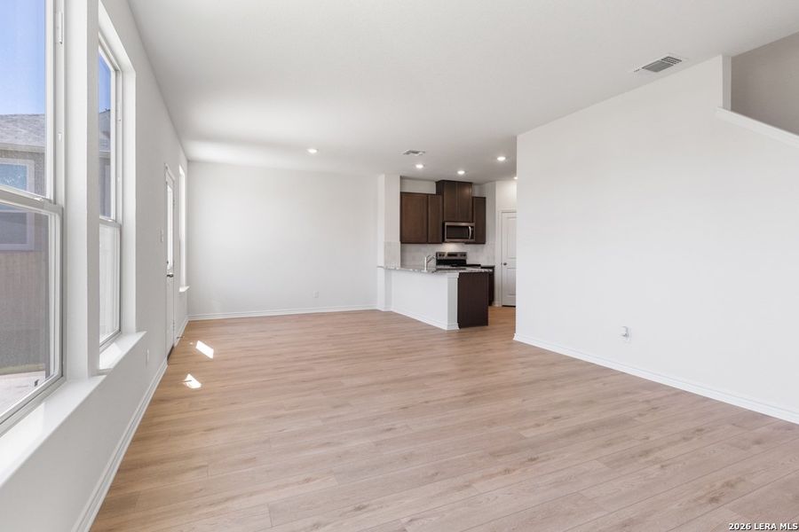 Spacious, unfurnished interior of a new home in Knox Ridge, Converse (Image 29).
