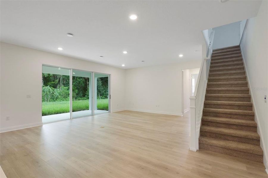 Spacious, unfurnished interior of a new home in Estates at Lake Jesup, Sanford (Image 22).