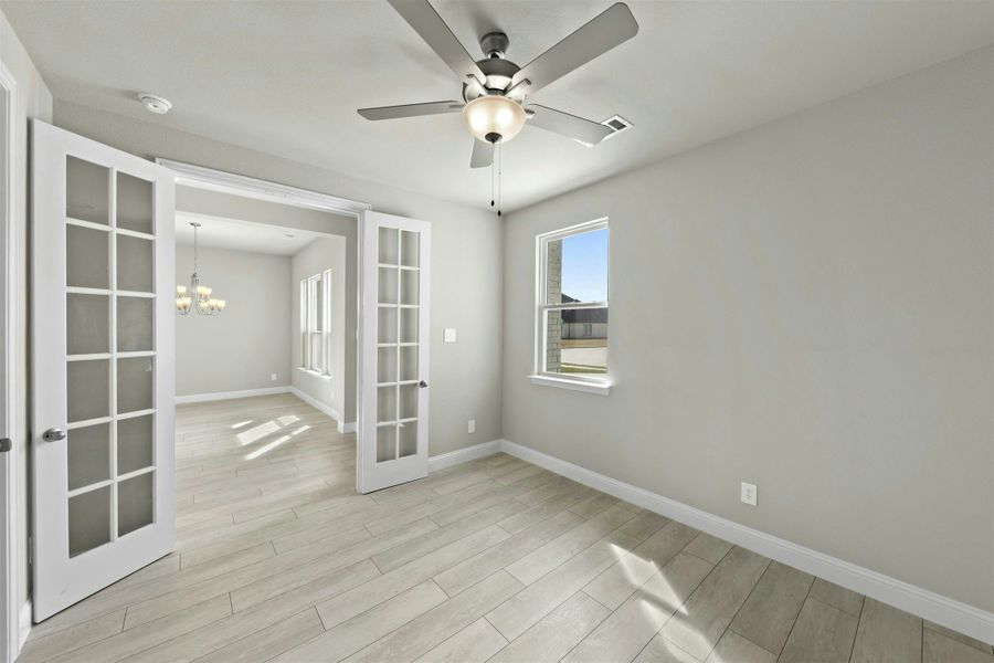 Spacious, unfurnished interior of a new home in Kentsdale Farms, DeSoto (Image 20). Spacious, unfurnished interior of a new home in Kentsdale Farms, DeSoto (Image 20).
