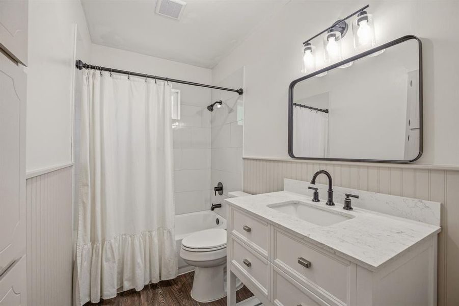 Furnished interior view inside a new home in , Mingus (Image 13).