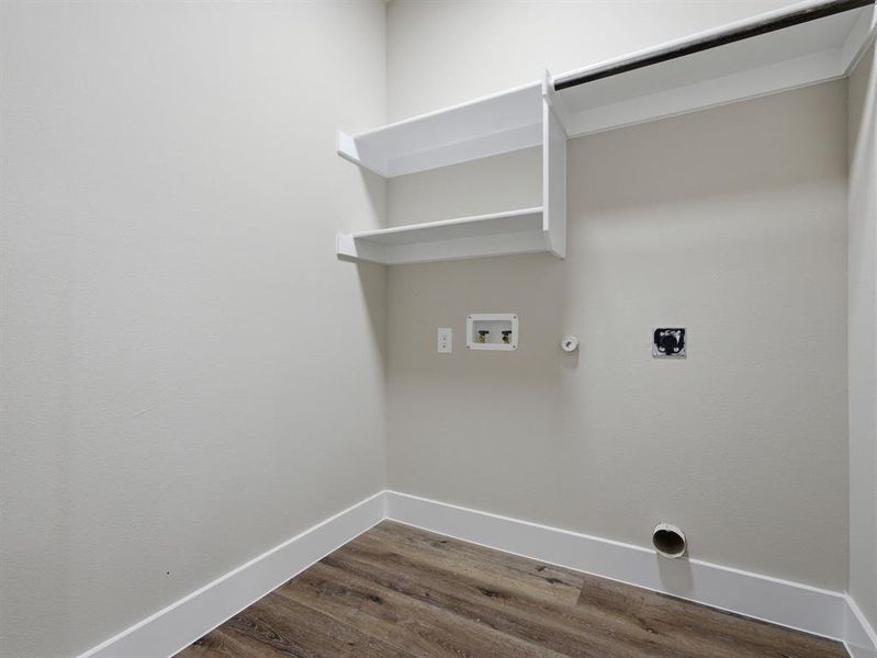 Spacious, unfurnished interior of a new home in , Grand Prairie (Image 23).