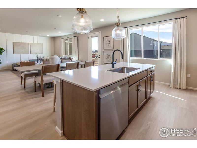 EXAMPLE PHOTO: KITCHEN ISLAND