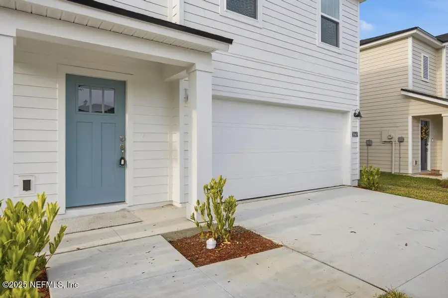 Exterior details and patio area of a home in Kings Preserve, Jacksonville (Image 26).